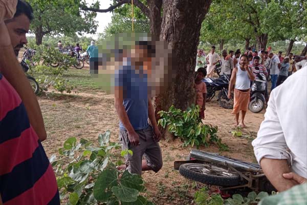 Palamu: सड़क किनारे फंदे पर लटकी मिली युवक की लाश, 24 घंटे में शव मिलने की तीसरी घटना