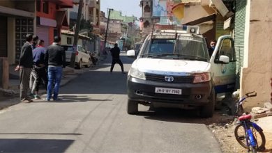 Photo of अपर हटिया में दो गुटों के बीच झड़प के बाद स्थिति नियंत्रण में, पुलिस के जवान तैनात
