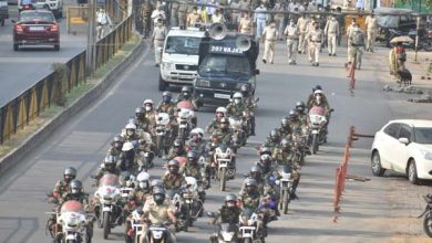 Photo of स्वास्थ्य सुरक्षा सप्ताह-2 की शुरुआत, रांची मेन रोड में पुलिस ने किया गया फ्लैग मार्च