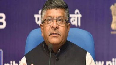 Photo of हम ट्विटर बैन करने के पक्ष में नहीं, भारत का कानून मानना होगा : रविशंकर प्रसाद
