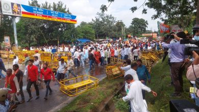 Photo of LIVE : भाजपा का Jharkhand Vidhansabha घेराव, बैरिकेडिंग तोड़ी, लाठी चार्ज