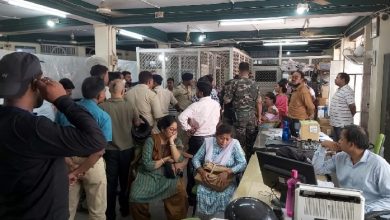 Photo of पलामू में बैंक लॉकर से गहने गायब होने के रहस्य से उठा पर्दा, शराब व्यापार में घाटे की भरपाई के लिए डिप्टी मैनेजर ने उड़ाये गहने