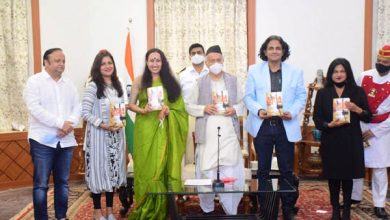 Photo of लोयोला के पूर्व छात्र तुहिन सिन्हा की पुस्तक ‘द लीजेंड ऑफ बिरसा मुंडा’ का महाराष्ट्र के राज्यपाल ने किया विमोचन