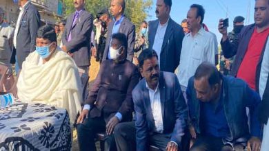 Photo of रूपेश पांडेय के परिजनों से मिले मंत्री मिथिलेश ठाकुर, बादल पत्रलेख और सत्यानंद भोक्ता, कहा- दोषियों पर होगी कार्रवाई