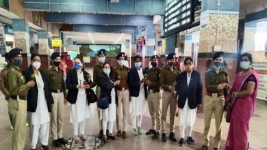 Photo of धनबाद रेलवे मंडल में महिला रेल कर्मियों ने निभाई अहम भूमिका, बड़ी जिम्मेदारी के बाद भी उत्साह से लबरेज