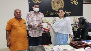 Photo of केंद्रीय शांति समिति के प्रतिनिधियों ने किया उपायुक्त का अभिनंदन
