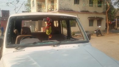 Photo of कोडरमा के बंगाई गांव में पुलिस पर पथराव, आधा दर्जन पुलिसकर्मी घायल