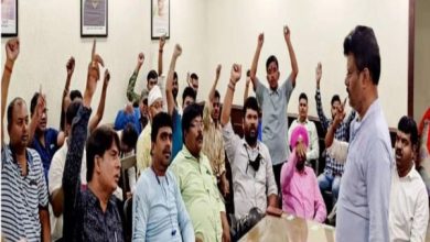 Photo of Jamshedpur Protest: ज‍िला प्रशासन के इस फैसले से नाराज है साउंड एंड लाइट वाले, जान‍िए