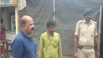 Photo of Adityapur : आदित्यपुर थाना प्रभारी फिर एक्शन में, अवैध लॉटरी और जुआ अड्डे को किया ध्वस्त, कारोबारियों में हड़कंप