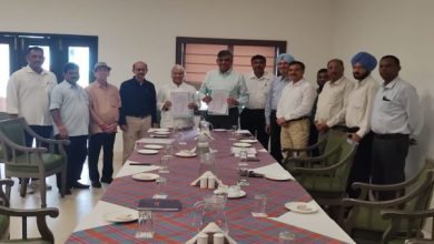 Photo of Golmuri Club Jamshedpur Bonus: गोलमुरी क्लब में अब कमाई के अनुरूप होगा बोनस, प्रबंधन-यूनियन में हुआ समझौता, जान‍िए इस बार क‍ितने रुपये म‍िलेंगे