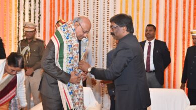 Photo of पूर्व राज्यपाल रमेश बैस के विदाई समारोह पर बोले सीएम हेमंत, कहा-संवैधानिक अभिभावक के तौर पर राज्यपाल का मार्गदर्शन राज्य को मिलता रहा