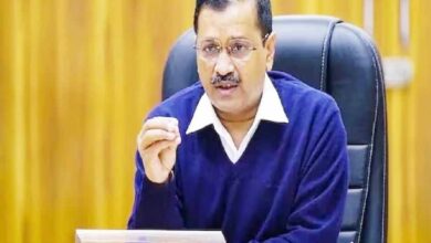 Photo of पुलिस अधिकारी ने मेरे साथ दुर्व्यवहार किया : अरविंद केजरीवाल 