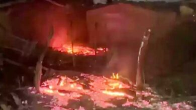 Photo of नवादा में दबंगों ने गोलीबारी के बाद दलितों के 80 घरों में लगा दी आग, भारी पुलिस बल तैनात